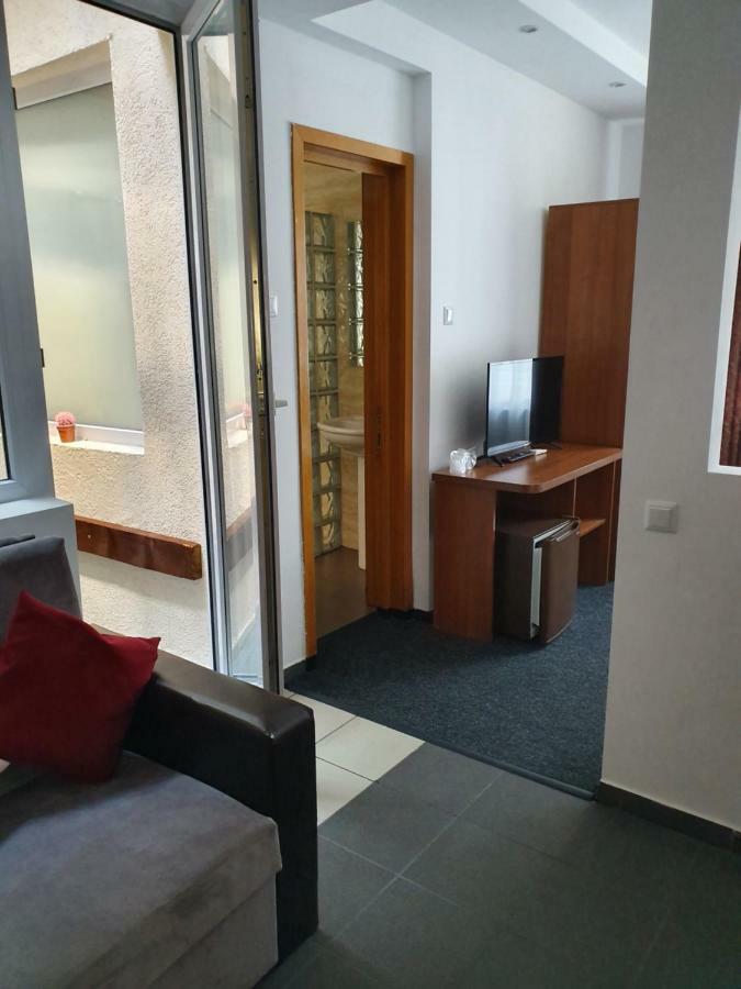 Tranzitrooms Bucarest Exterior foto