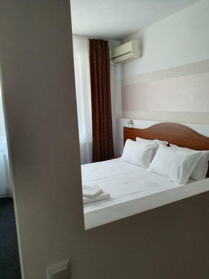 Tranzitrooms Bucarest Exterior foto